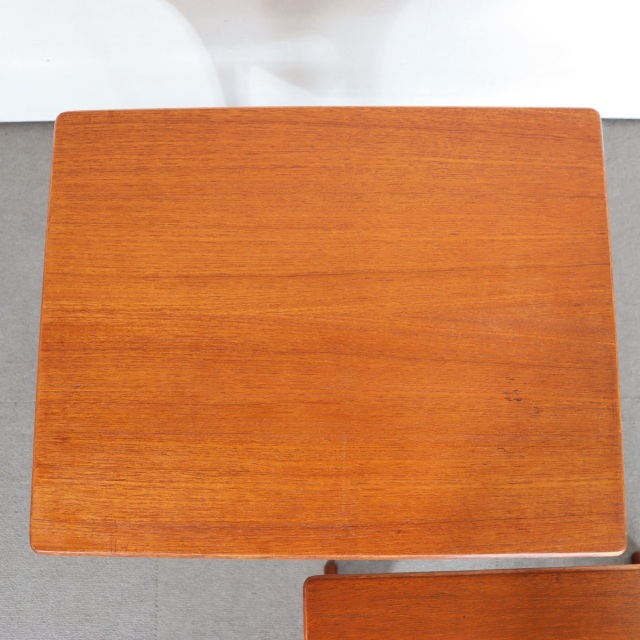 英国ヴィンテージのネスト