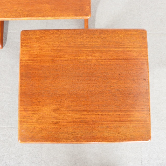 英国ヴィンテージのネスト