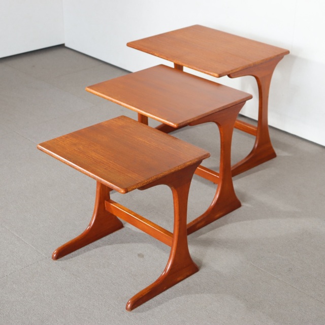 英国ヴィンテージのネスト