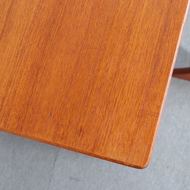 英国ヴィンテージのネスト