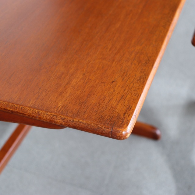 英国ヴィンテージのネスト