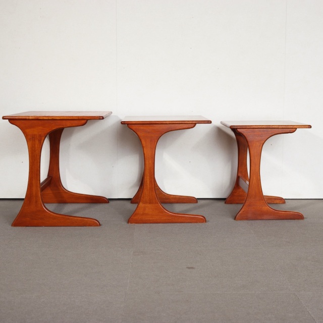 英国ヴィンテージのネスト