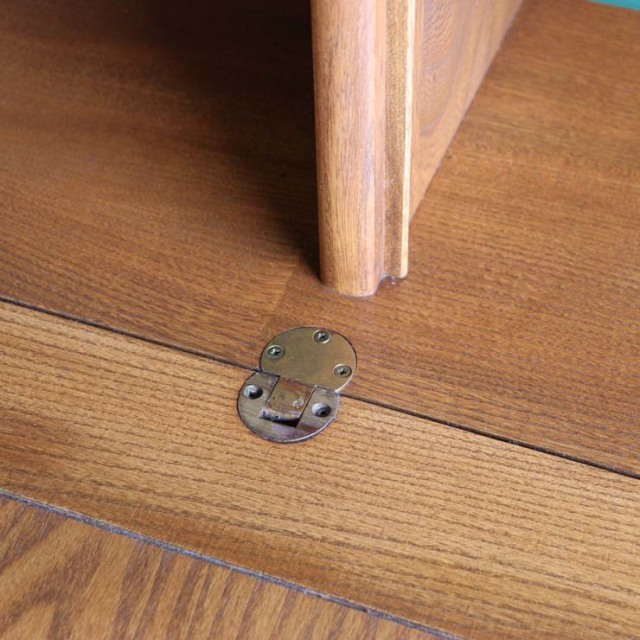アーコールのトールキャビネット