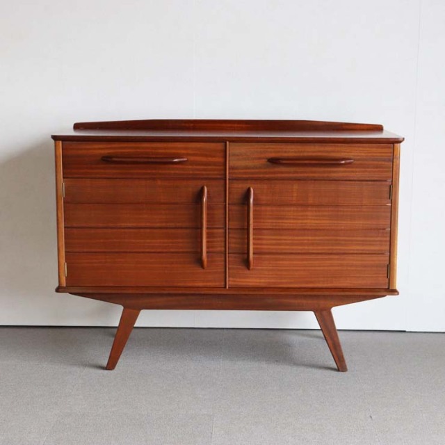 ジープランのサイドボード