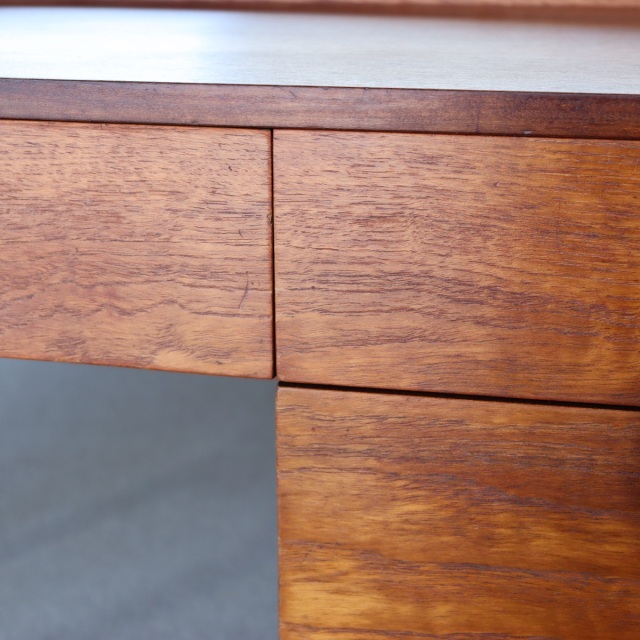 ジープランG-PLANのドレッサー