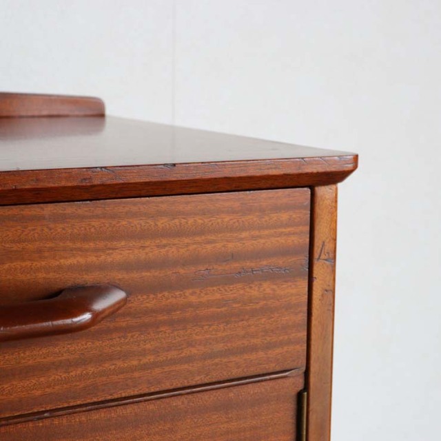 ジープランのサイドボード