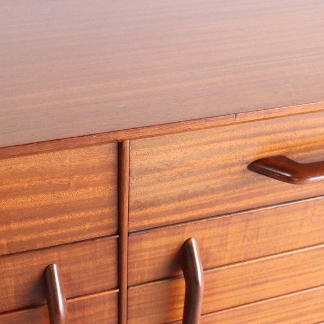 ジープランのサイドボード