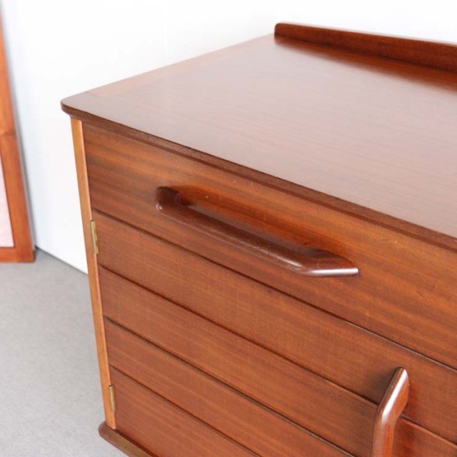 ジープランのサイドボード