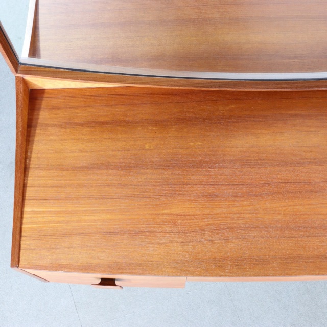 ジープランG-PLANのドレッサー