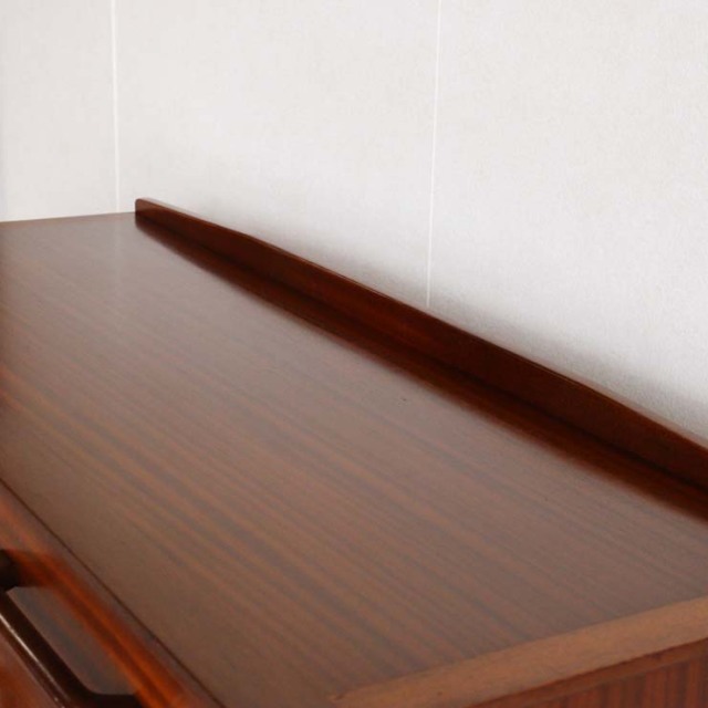 ジープランのサイドボード