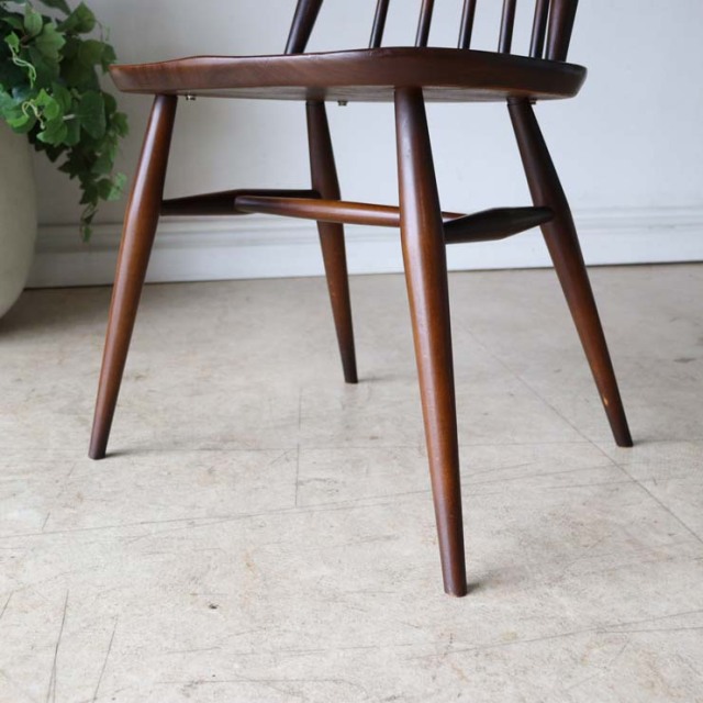 アーコール（ERCOL）ゴールドスミスチェア【ブラウン】１脚　商品番号【122089a】