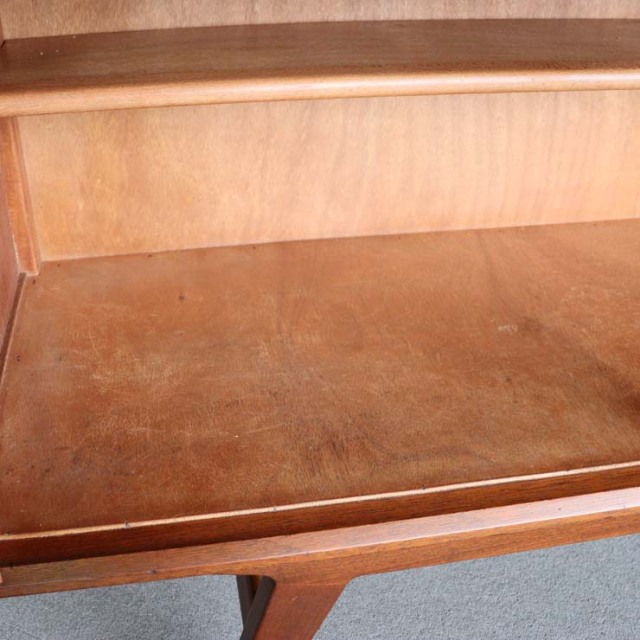 ジープランのサイドボード