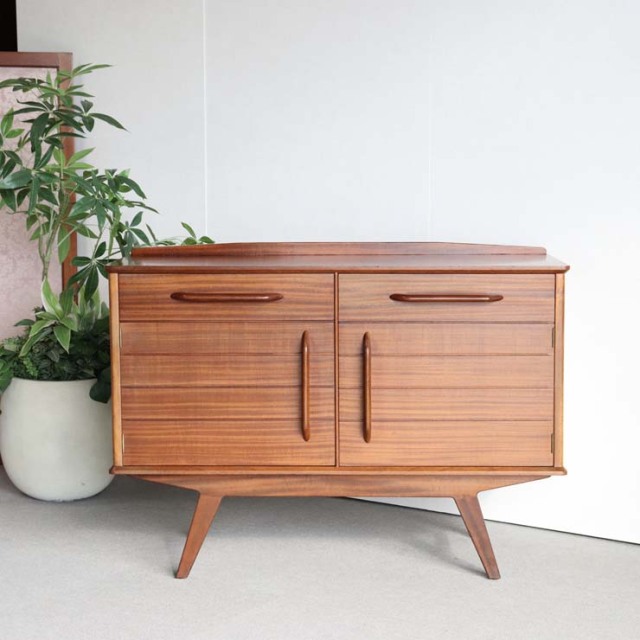 ジープランのサイドボード