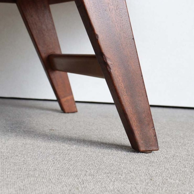 ジープランのサイドボード