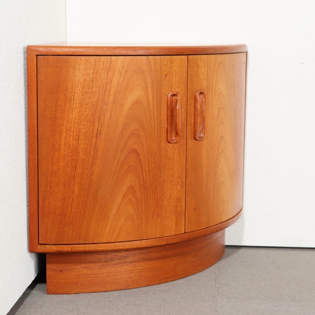 送料込み】【埃がたまり、光も届かぬ寂しい場所のために親方が考えた