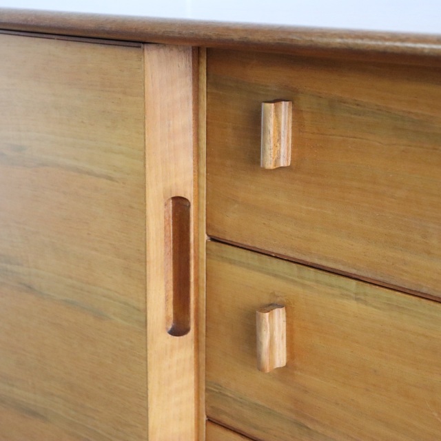 アルフレッドコックスAlfredCoxのサイドボード