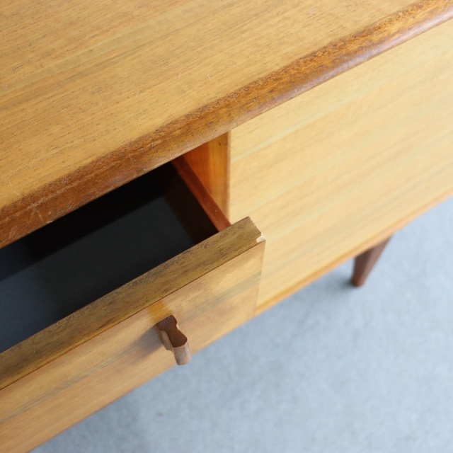 アルフレッドコックスAlfredCoxのサイドボード