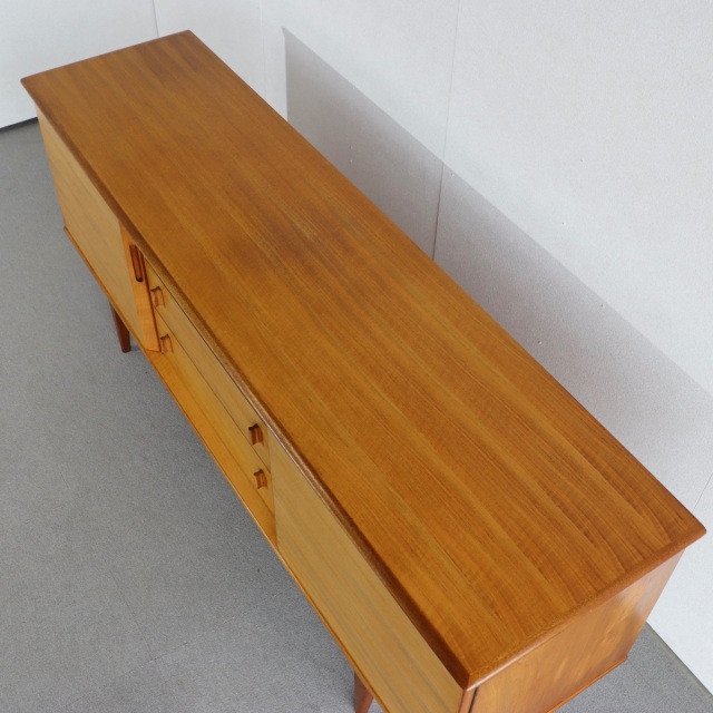 アルフレッドコックスAlfredCoxのサイドボード