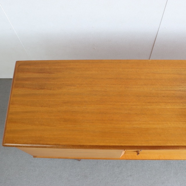 アルフレッドコックスAlfredCoxのサイドボード