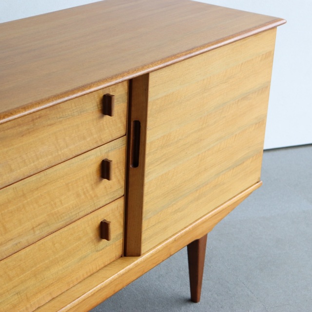 アルフレッドコックスAlfredCoxのサイドボード