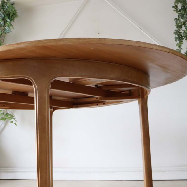 Nathanネイサン・ダイニングサークルテーブル【チーク】商品番号【122071】メンテ後の写真