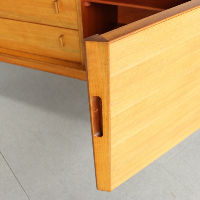 アルフレッドコックスAlfredCoxのサイドボード