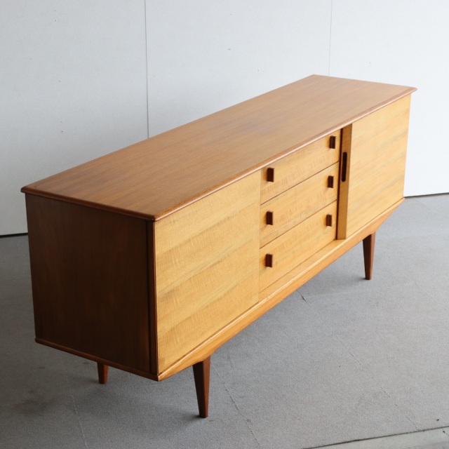 アルフレッドコックスAlfredCoxのサイドボード