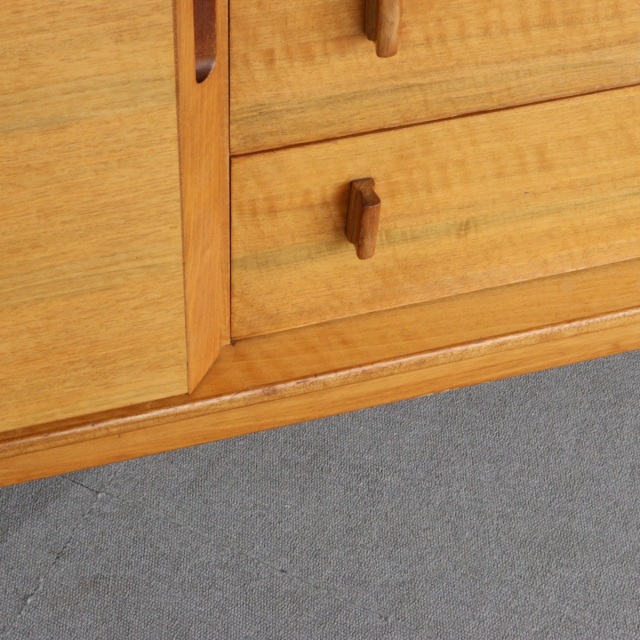 アルフレッドコックスAlfredCoxのサイドボード