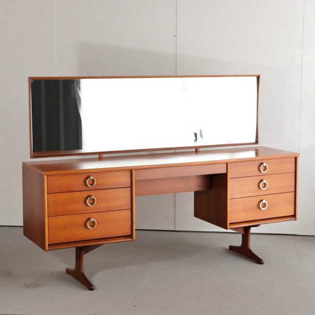 オースティンスイートAustinsuiteのドレッサー