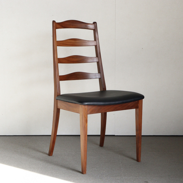 いす。 くろ。 G-planジープラン・ダイニングチェア