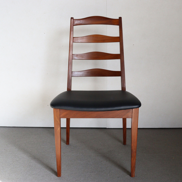 いす。 くろ。 G-planジープラン・ダイニングチェア