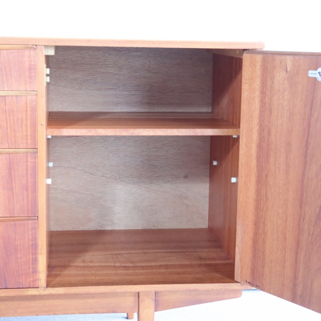サトクリフオブトッドモーデンSUTCLIFFE OF　TODMORDENのサイドボード