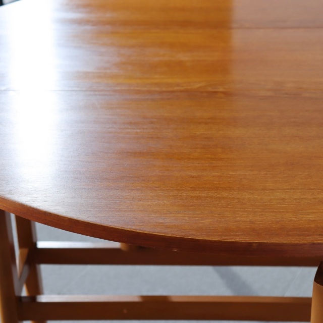 comingsoon!【ラウンドダイニングテーブル、玄関入らないけど