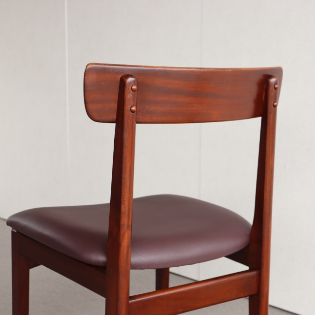 ヤンガーYoungerのダイニングチェア