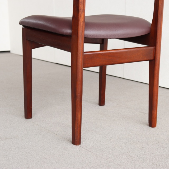 ヤンガーYoungerのダイニングチェア