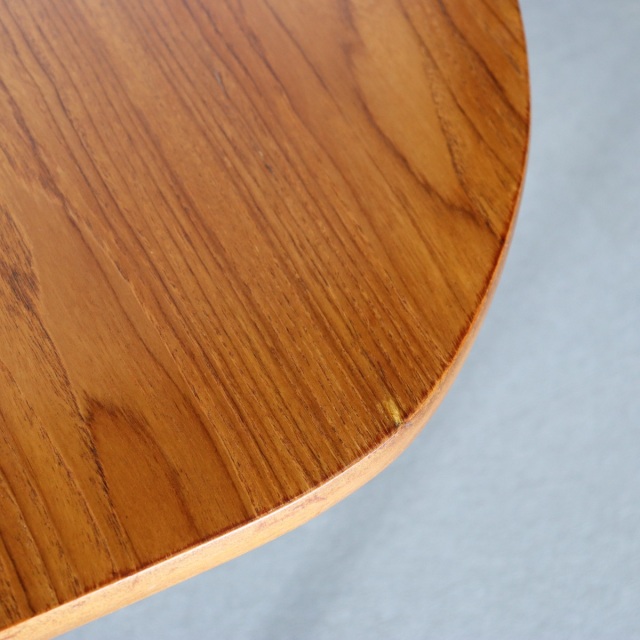 ネイサンNATHANのオーバルダイニングテーブル