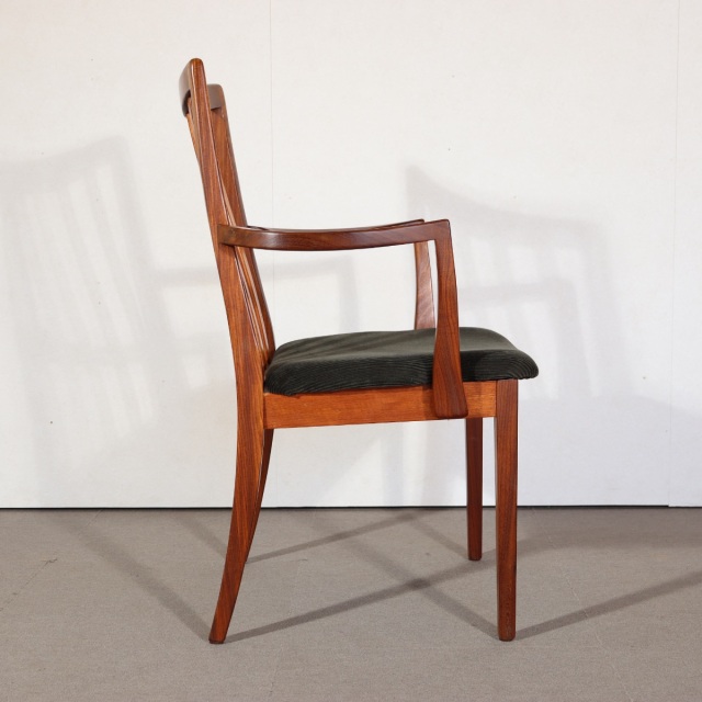 G-PLANジープラン ヴィンテージ アームチェア 座面張替済 ダイニングチェア G-PLAN チェア – camori ヴィンテージ家具・北欧インテリアの通販サイト