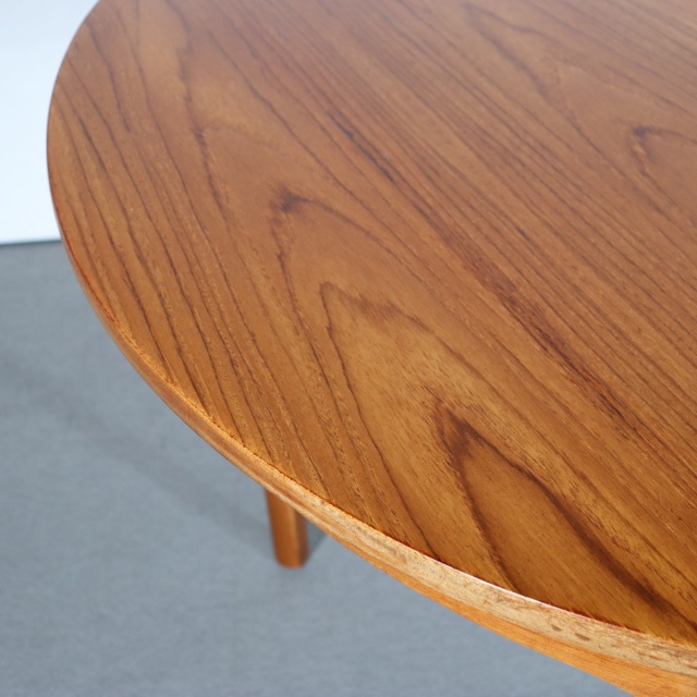 ネイサンNATHANのオーバルダイニングテーブル