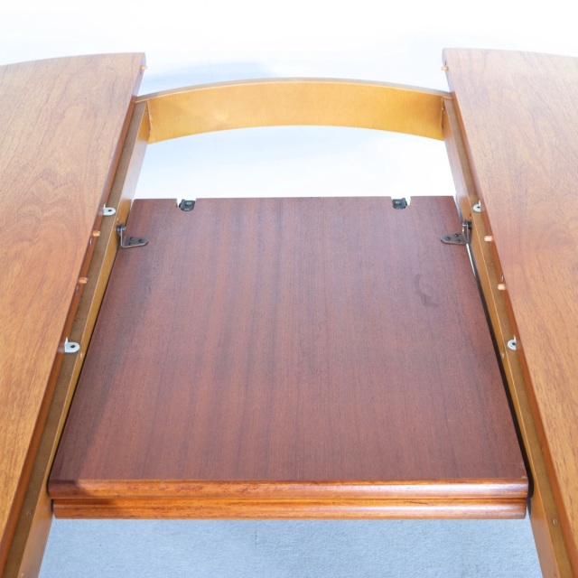 メレデューMEREDEW製チーク材ヴィンテージラウンドダイニングテーブル