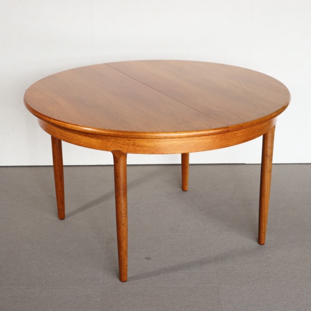 北欧・英国現地で目利きしたヴィンテージ・アンティークのダイニング