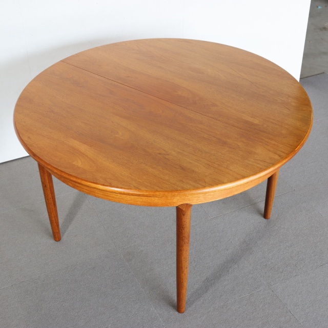 メレデューMEREDEW製チーク材ヴィンテージラウンドダイニングテーブル