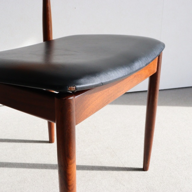 ジープランG-PLANのIb KOFOD LARSENデザインのダイニングチェア