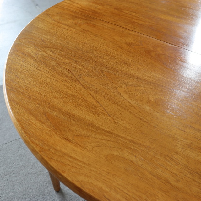 メレデューMEREDEW製チーク材ヴィンテージラウンドダイニングテーブル