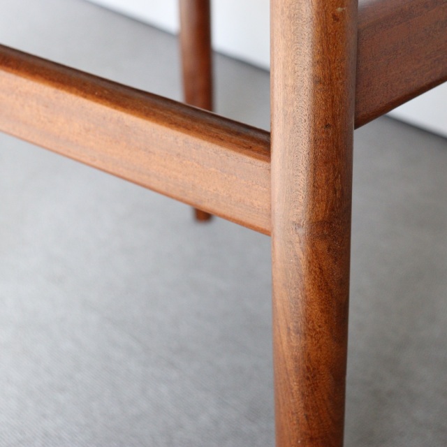 ジープランG-PLANのIb KOFOD LARSENデザインのダイニングチェア