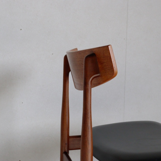 ジープランG-PLANのIb KOFOD LARSENデザインのダイニングチェア