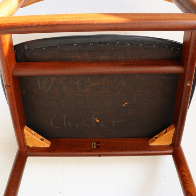 ジープランG-PLANのIb KOFOD LARSENデザインのダイニングチェア