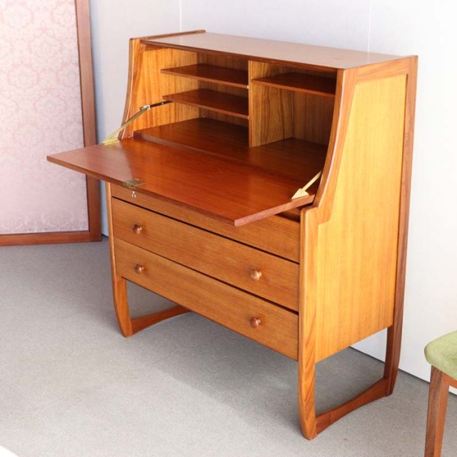 ヴィンテージのビュロー