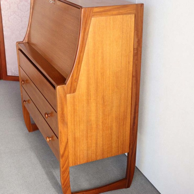 ヴィンテージのビュロー