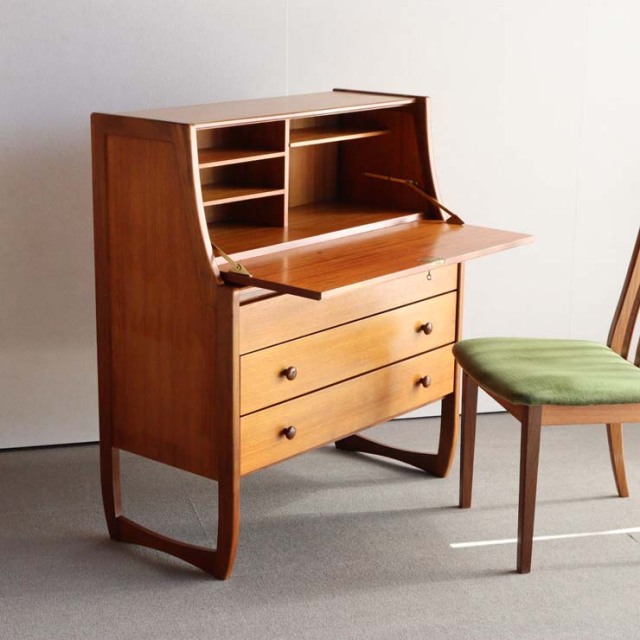 ヴィンテージのビュロー