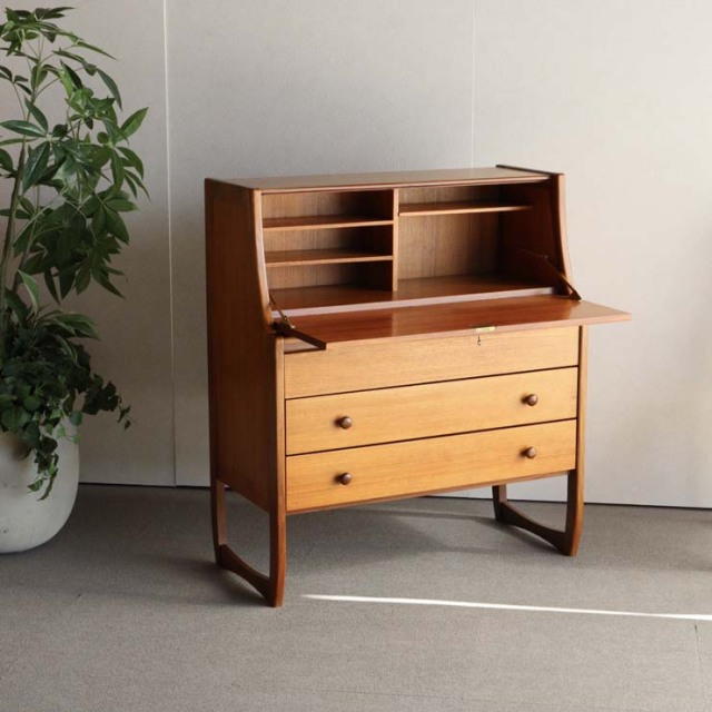 ヴィンテージのビュロー